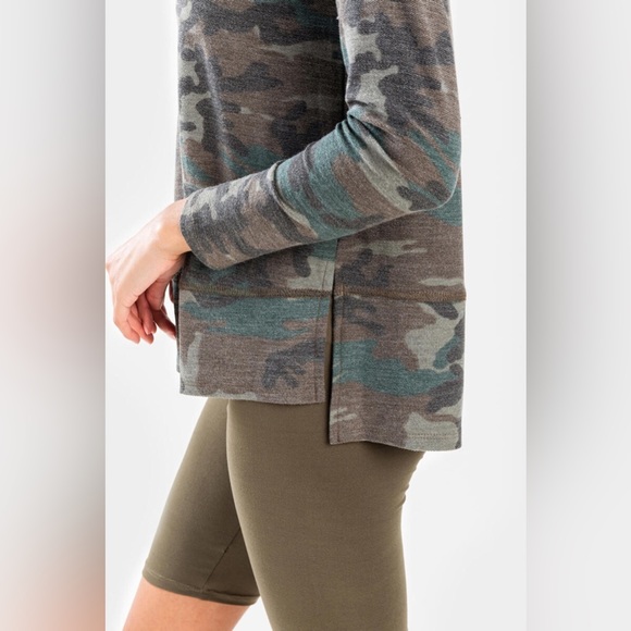 Francesca’s Camo Side Slit Long Sleeve Tee - Picture 4 of 7